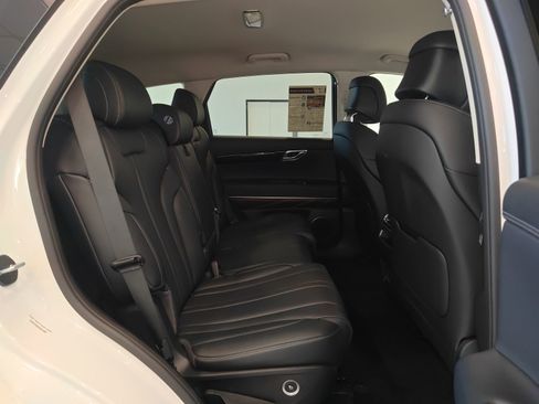 Used 2025 Genesis GV80 2.5T Standard AWD/4WD image 17