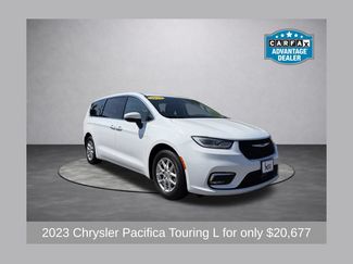 Used 2023 Chrysler Pacifica Touring-L FWD 360° Tour