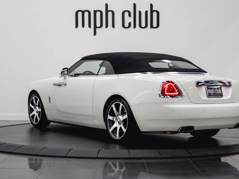 Used 2017 Rolls-Royce Dawn RWD image 5