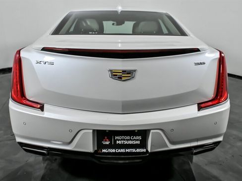 Used 2019 Cadillac XTS Luxury w/ Driver Awareness Package image 9