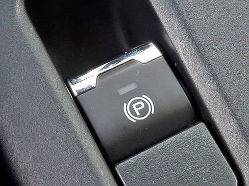 Certified 2025 Subaru Forester Premium image 27