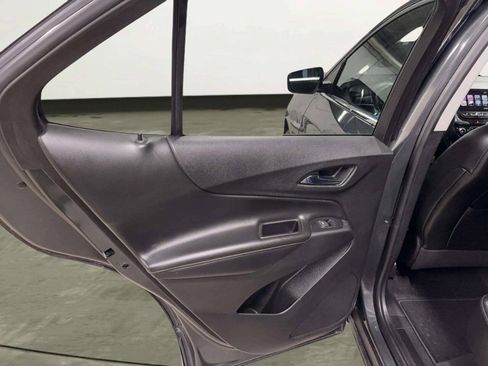 Used 2018 Chevrolet Equinox Premier AWD/4WD image 17