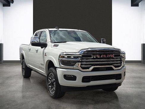Used 2025 RAM 2500 Limited AWD/4WD image 12