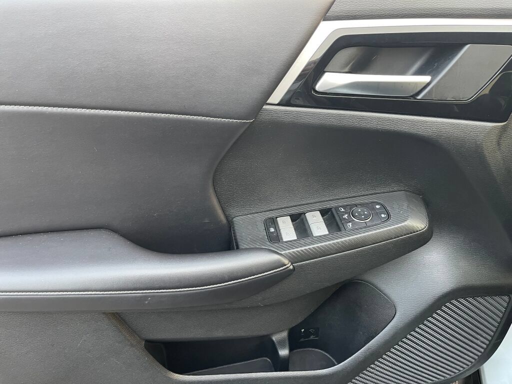 Used 2024 Mitsubishi Outlander SE AWD/4WD image 8