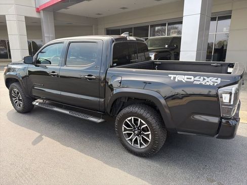 Used 2022 Toyota Tacoma TRD Sport image 7