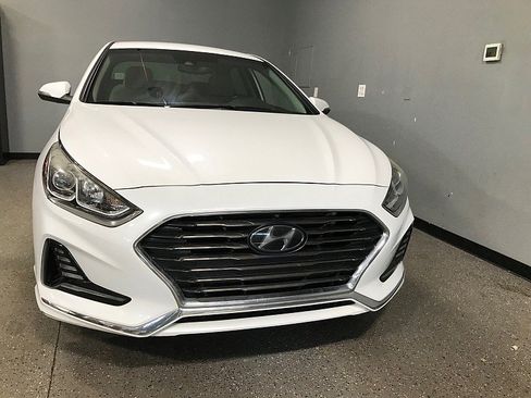 Used 2018 Hyundai Sonata SEL w/ Tech Package 02 FWD image 8