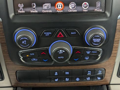 Used 2016 RAM 1500 Laramie w/ Convenience Group RWD image 16
