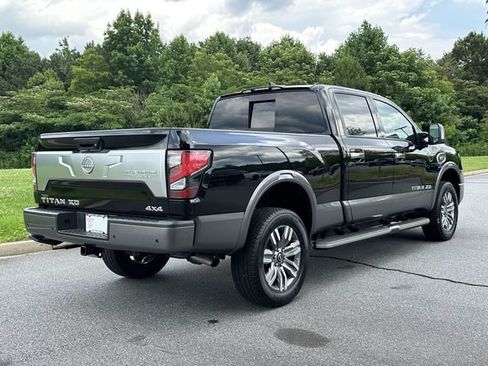 Certified 2024 Nissan Titan Platinum Reserve w/ Moonroof Package AWD/4WD image 9