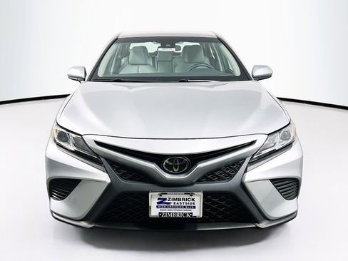 Used 2018 Toyota Camry SE image 2