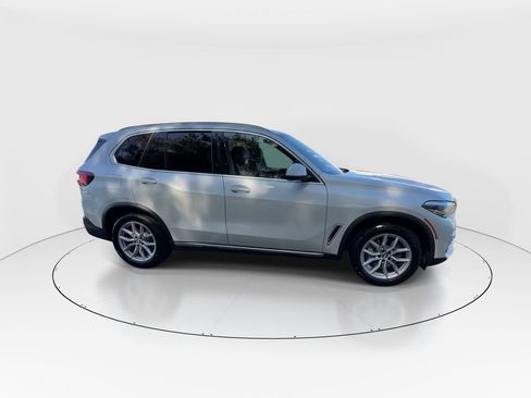 Used 2022 BMW X5 xDrive40i w/ Premium Package AWD/4WD image 9