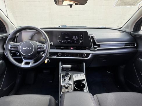 Used 2024 Kia Sportage LX AWD/4WD image 11