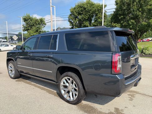 Used 2020 GMC Yukon XL Denali w/ Denali Premium Package AWD/4WD image 2