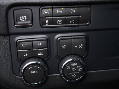 New 2026 Chevrolet Tahoe LT w/ Comfort Package AWD/4WD image 13
