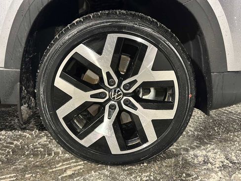 Used 2023 Volkswagen Taos SEL image 8