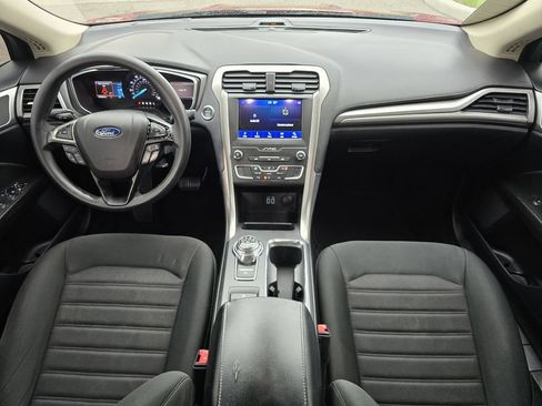 Used 2020 Ford Fusion SE FWD image 15
