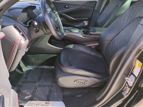Used 2022 Aston Martin DBX image 17