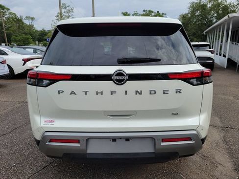 Used 2024 Nissan Pathfinder SL w/ Cargo Package FWD image 8