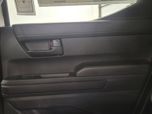 Used 2025 Toyota Camry SE w/ Convenience Package FWD image 54