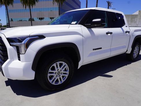 Used 2024 Toyota Tundra SR5 w/ SR5 Convenience Package AWD/4WD image 4