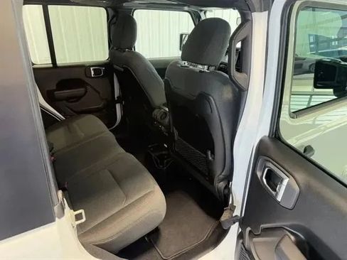 Used 2024 Jeep Wrangler Unlimited Rubicon AWD/4WD image 20