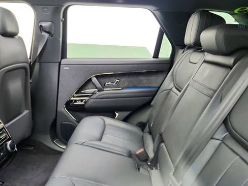 Used 2023 Land Rover Range Rover Sport SE Dynamic image 28