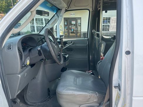 Used 2007 Ford E-250 and Econoline 250 Extended image 11