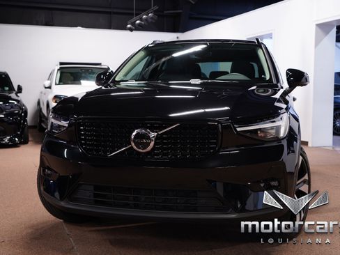 Used 2024 Volvo XC40 B5 Plus w/ Protection Package Premier AWD/4WD image 1