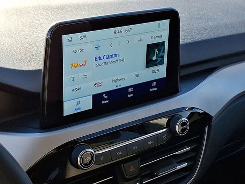 Used 2022 Ford Escape SE w/ Cold Weather Package image 16