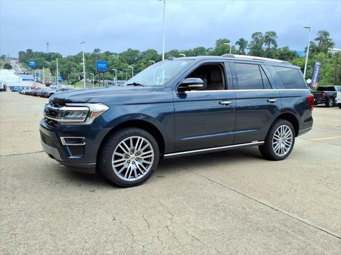 Used 2022 Ford Expedition Limited AWD/4WD image 3