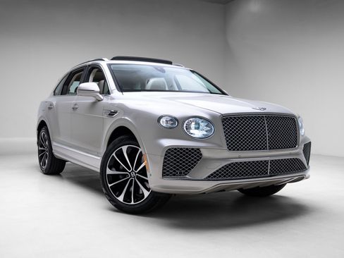 Used 2021 Bentley Bentayga image 22