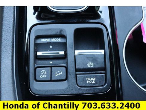 Certified 2025 Honda Pilot Elite image 19