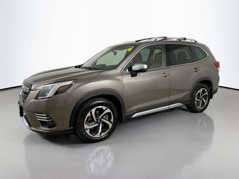 Used 2023 Subaru Forester Touring AWD/4WD image 8