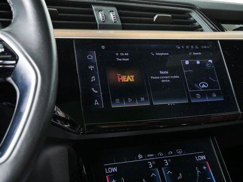 Used 2024 Audi Q8 e-tron Premium Plus AWD/4WD image 32
