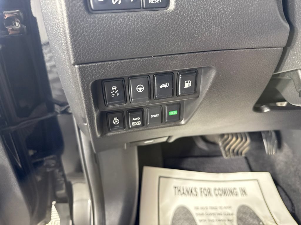 Used 2020 Nissan Rogue SV w/ Premium Package AWD/4WD image 17