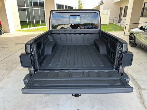 Used 2025 Jeep Gladiator Sport AWD/4WD image 30