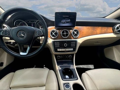 Used 2019 Mercedes-Benz GLA 250 w/ Premium Package image 7