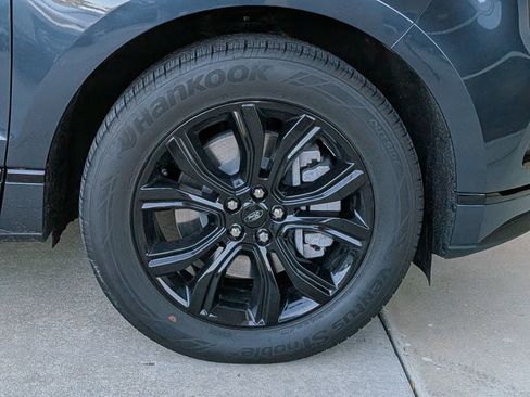 Certified 2024 Ford Edge SE w/ Black Appearance Package image 13