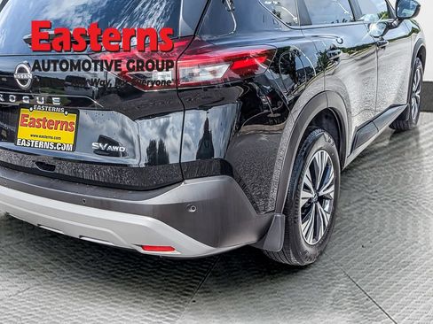 Used 2023 Nissan Rogue SV AWD/4WD image 10