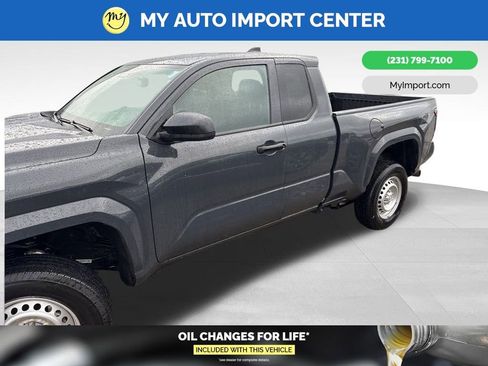 Used 2025 Toyota Tacoma SR image 10