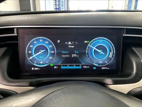 Used 2023 Hyundai Tucson Limited AWD/4WD image 26
