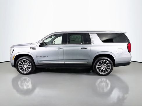 New 2026 GMC Yukon XL Denali w/ Denali Reserve Package AWD/4WD image 4