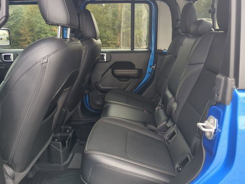 Certified 2021 Jeep Gladiator Sport image 12