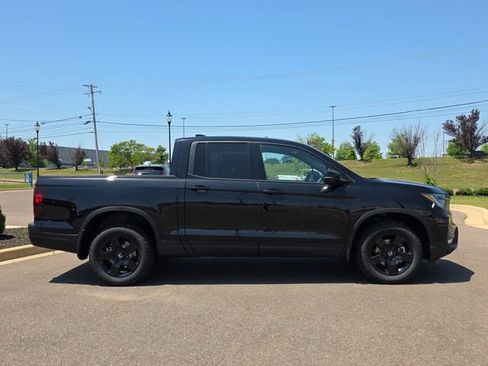 New 2026 Honda Ridgeline Black Edition image 2
