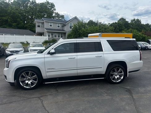 Used 2018 GMC Yukon XL Denali w/ Denali Ultimate Package AWD/4WD image 2