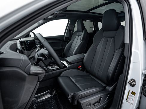 New 2025 Audi Q5 Premium Plus image 13