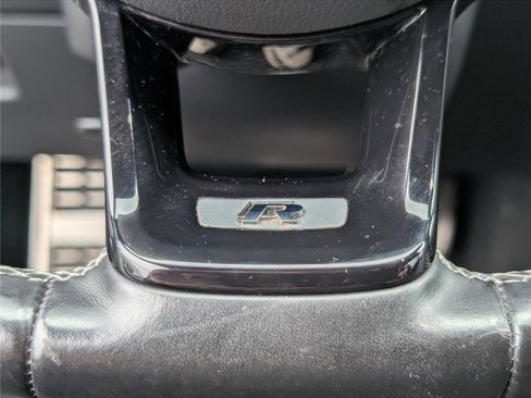 Used 2016 Volkswagen Golf R 4-Door image 23