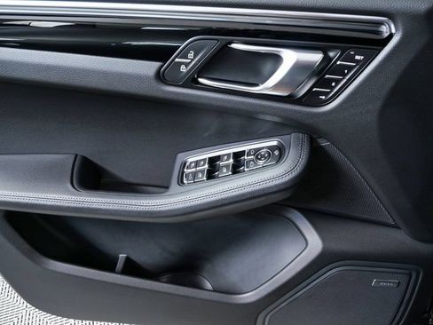 Used 2026 Porsche Macan AWD/4WD image 6