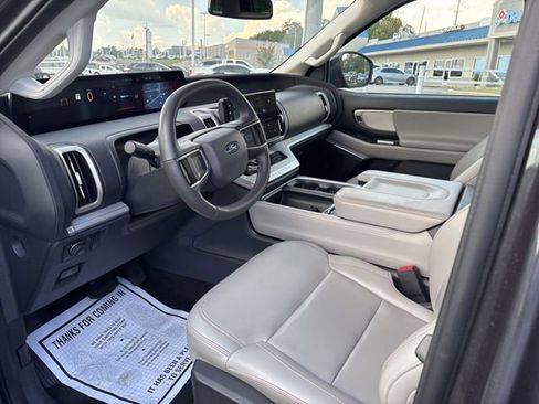 Used 2025 Ford Expedition Max Active AWD/4WD image 8