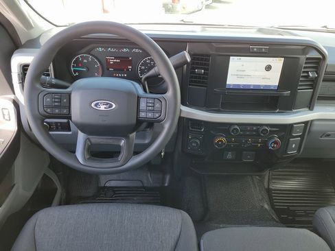 New 2025 Ford F250 XL w/ FX4 Off-Road Package image 8