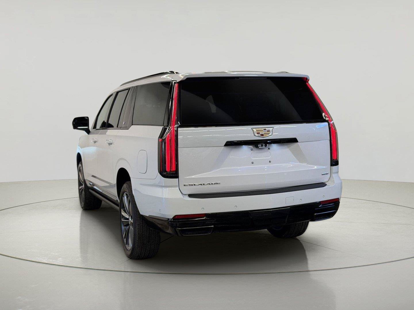 Used 2026 Cadillac Escalade ESV Sport AWD/4WD image 7